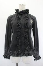 画像1: SEXY DYNAMITE LONDON / クラウンロゴ刺繍フリルハイネックブラウス  黒Ｘシルバー I-26-08-25-021-PU-BL-SA-ZI (1)