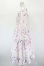 画像2: axes femme / SAKURAティアードワンピース F 白 I-26-08-30-065-AX-OP-TE-ZI (2)