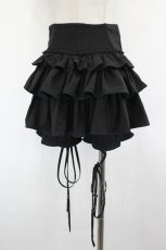 画像2: Amilige / ハイウエストエンブレムボタン付きフリルパンツ  黒 I-26-08-30-101-PU-PA-SA-ZI (2)