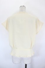 画像2: INGEBORG / リボンピンタック半袖ブラウス  生成り I-26-09-04-037-LO-BL-SA-ZI (2)