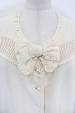 画像3: INGEBORG / リボンピンタック半袖ブラウス  生成り I-26-09-04-037-LO-BL-SA-ZI (3)
