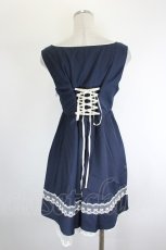 画像4: Amavel / 胸元刺繍ジャンパースカート  紺Ｘアイボリー I-26-09-04-072-CA-OP-SA-ZI (4)