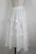 画像2: Nile Perch / リボンデザインアイレットスカート  白 I-26-09-04-091-LO-PA-TE-ZI (2)