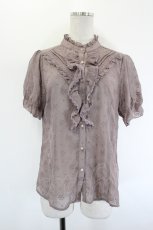 画像1: axes femme / 総刺繍フリルブラウス M ラベンダーグレー I-26-09-06-007-AX-BL-TE-ZI (1)
