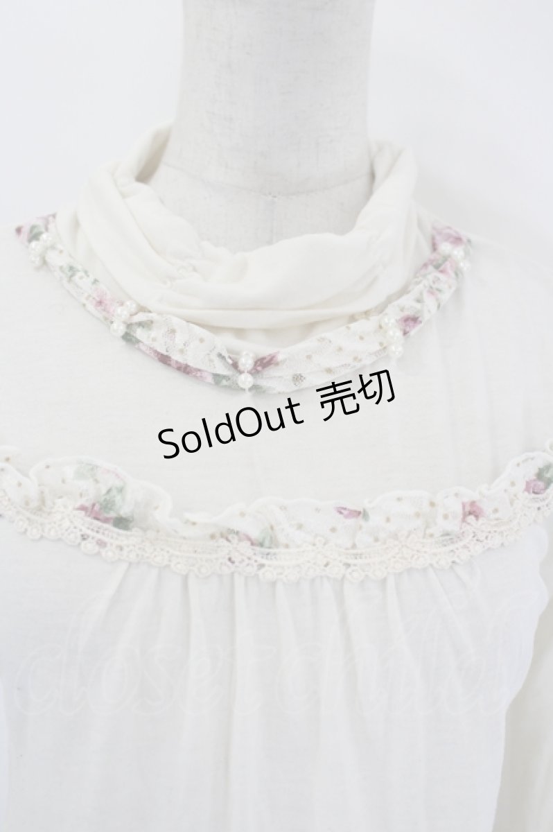画像4: axes femme / ローズレースパールハイネックカットソー  アイボリー I-26-09-06-019-AX-TO-SA-ZI (4)