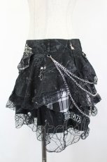 画像2: MAD / チェーン&蜘蛛の巣レース段々スカート  黒Ｘ白Ｘシルバー I-26-09-08-086-PU-SK-SA-ZI (2)