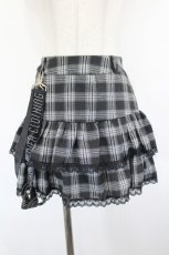 画像1: NieR Clothing / チェック2段フリルスカート  黒Ｘ白チェック I-26-09-08-087-PU-SK-SA-ZI (1)