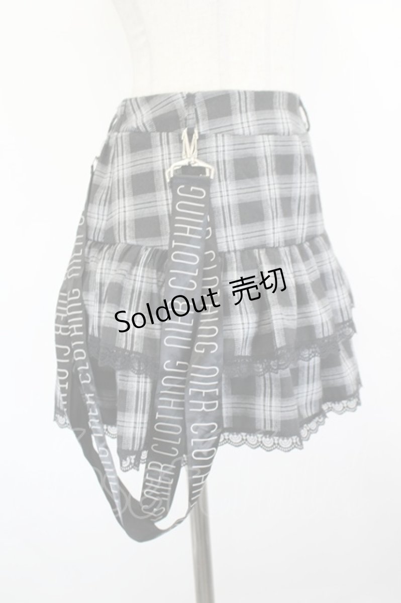 画像2: NieR Clothing / チェック2段フリルスカート  黒Ｘ白チェック I-26-09-08-087-PU-SK-SA-ZI (2)