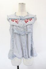 画像1: PINK HOUSE / チェリー刺繍使いローンブラウス  サックスＸ赤 I-26-09-15-035-LO-BL-SA-ZI (1)
