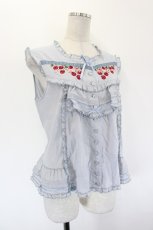画像3: PINK HOUSE / チェリー刺繍使いローンブラウス  サックスＸ赤 I-26-09-15-035-LO-BL-SA-ZI (3)