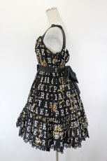 画像2: Angelic Pretty / Moon Night Theaterティアードジャンパースカート  黒 I-26-09-16-051-AP-OP-SA-ZI (2)