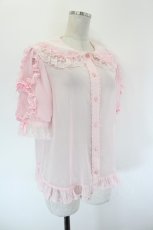 画像3: Angelic Pretty / 襟ロゴ刺繍袖フリルブラウス  ピンク I-26-09-16-002-AP-BL-TE-ZI (3)