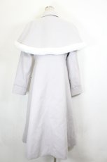 画像2: axes femme / ファーデザインケープ付コート  ラベンダーＸ白 I-26-09-21-038-AX-CO-SA-ZI (2)