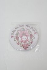 画像1: BABY,THE STARS SHINE BRIGHT / くみゃちゃんの La Princesse Eternelle柄 うさくみゃちゃん Big缶バッジ  生成り I-26-09-21-137-BA-AC-TE-ZI (1)