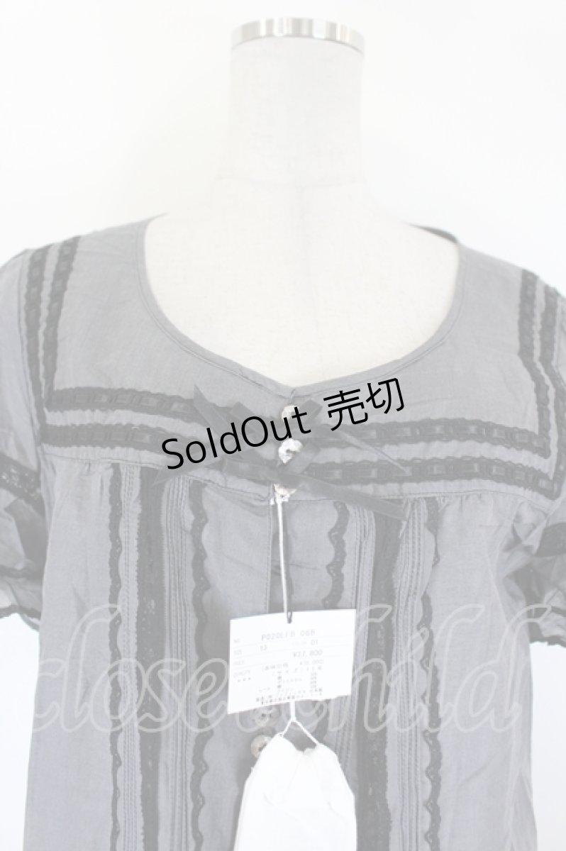画像2: INGEBORG / 裾刺繍半袖ロングシャツ 13号 グレー I-26-09-25-056-LO-BL-SA-ZI (2)