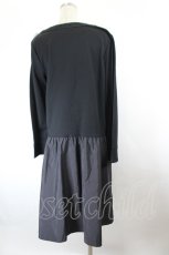 画像3: INGEBORG / 胸元フラワーモチーフ異素材切替ワンピース 4(11号) ブラック I-26-09-25-062-LO-OP-SA-ZI (3)