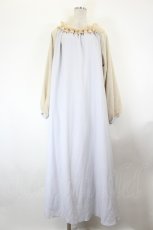 画像1: Maison de FLEUR Petite Robe canone / オフショルレース袖ワンピース  サックス I-26-09-27-083-LO-OP-SA-ZI (1)