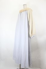 画像3: Maison de FLEUR Petite Robe canone / オフショルレース袖ワンピース  サックス I-26-09-27-083-LO-OP-SA-ZI (3)