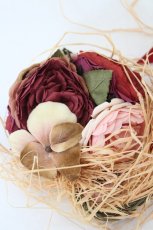 画像2: WONDERFUL WORLD / 薔薇ブーケ藁コサージュ  赤ＸピンクＸベージュ I-26-09-29-105-LO-AC-SA-ZI (2)