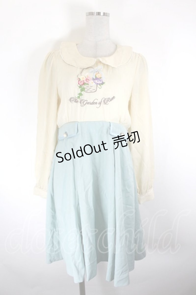 画像1: Amavel / フラワーバスケット刺繍切替ワンピース F 生成り×サックス I-26-10-03-058-CA-OP-TE-ZI (1)