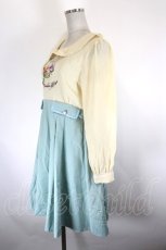 画像3: Amavel / フラワーバスケット刺繍切替ワンピース F 生成り×サックス I-26-10-03-058-CA-OP-TE-ZI (3)