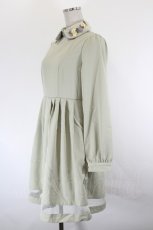 画像3: an another angelus / 襟リボン刺繍ワンピース  グリーン I-26-10-03-084-CA-OP-SA-ZI (3)