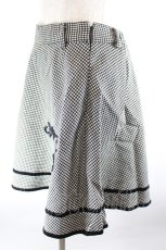 画像2: Fi.n.t / シェパードチェックリボン刺繍スカート  黒Ｘ白 I-26-10-03-101-CA-SK-SA-ZI (2)