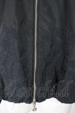 画像3: INGEBORG / フロントフラワー刺繍フードブルゾン  黒 I-26-10-03-022-LO-JA-SA-ZI (3)