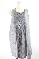 画像1: INGEBORG / ギンガムチェックフロントシャーリングノースリーブチュニック 13号 ブラック I-26-10-05-067-LO-TO-SA-ZI (1)