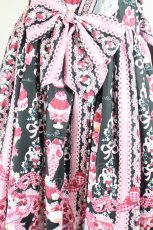画像4: Royal Princess Alice / Strawberry Sweets 飴ノ森ふみかコラボジャンパースカート  黒 I-26-10-11-068-LO-OP-SA-ZI (4)
