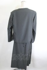 画像2: PINK HOUSE / ドットリボンノーカラーブラウス&スカートセットアップ  黒Ｘ白 I-26-10-11-090-LO-BL-SA-ZI (2)