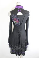 画像2: Ozz oneste / チャイナボタン&裾フラワープリント刺繍トップス  黒 I-26-10-11-022-OO-TO-SA-ZI (2)