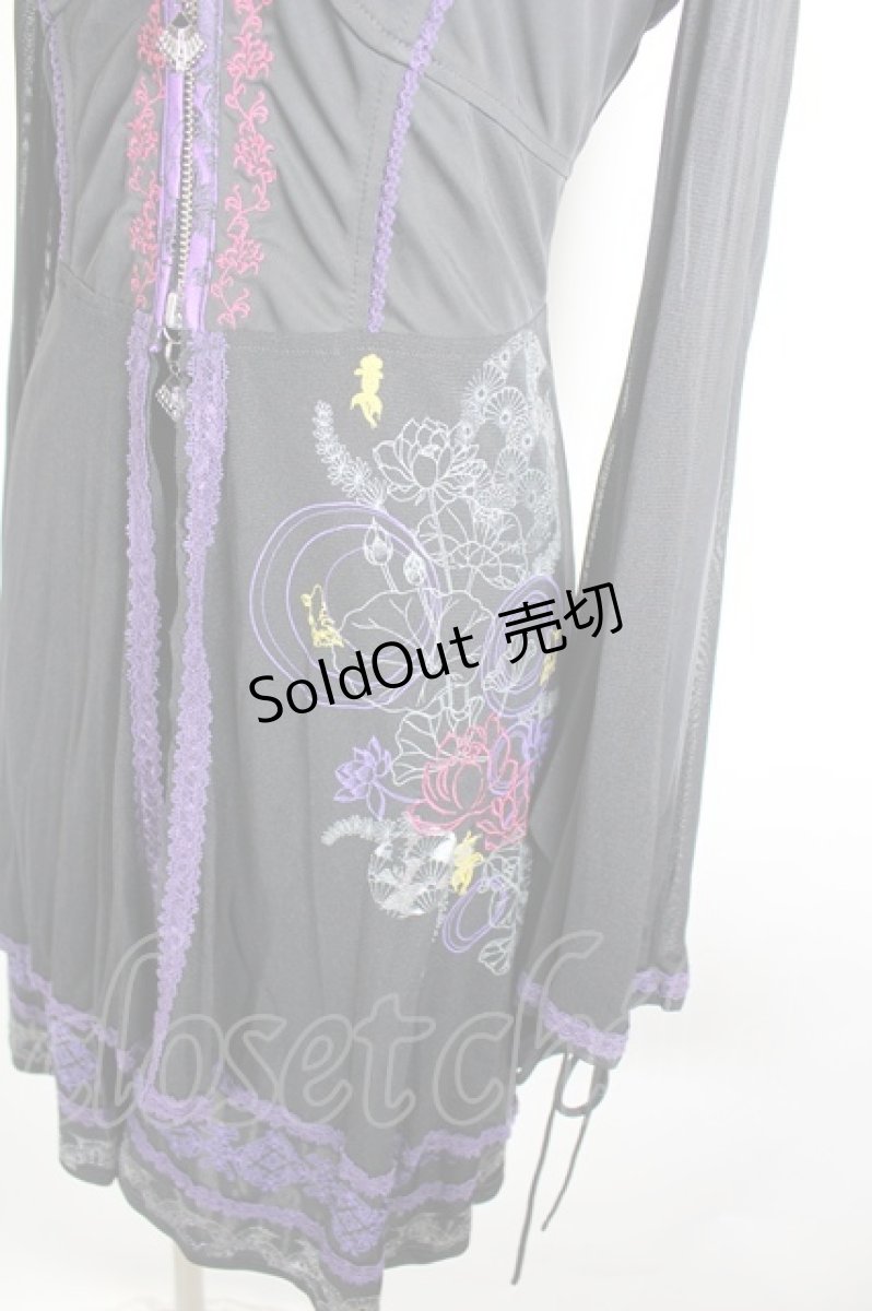 画像4: Ozz oneste / チャイナボタン&裾フラワープリント刺繍トップス  黒 I-26-10-11-022-OO-TO-SA-ZI (4)