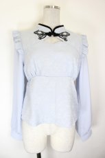 画像1: axes femme POETIQUE / チャイナバタフライ刺繍ブラウス  サックス I-26-10-17-007-AX-BL-SA-ZI (1)
