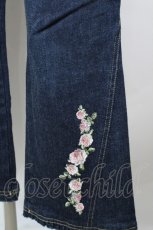 画像3: PINK HOUSE / 薔薇刺繍デニムパンツ  青デニム I-26-10-17-090-LO-PA-SA-ZI (3)