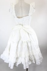 画像2: Angelic Pretty / Sweetフリルジャンパースカート  白 I-26-10-22-058-AP-OP-SA-ZI (2)