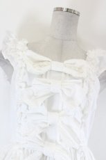 画像4: Angelic Pretty / Sweetフリルジャンパースカート  白 I-26-10-22-058-AP-OP-SA-ZI (4)