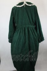 画像2: Wild Garden / アニマル&お花刺繍コーデュロイワンピース F グリーン I-26-10-22-059-LO-OP-TE-ZI (2)