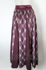 画像2: axes femme / 薔薇柄ベルベットライクスカート  ボルドー I-26-10-22-079-AX-SK-SA-ZI (2)