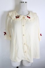 画像1: axes femme kawaii / クマパフェ刺繍ブラウス M ベージュ I-26-10-22-026-AX-BL-TE-ZI (1)