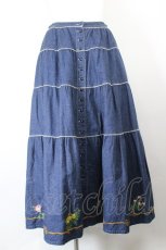 画像1: PINK HOUSE / 裾薔薇刺繍デニムスカート  ブルー I-26-10-25-078-LO-SK-TE-ZI (1)