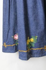 画像3: PINK HOUSE / 裾薔薇刺繍デニムスカート  ブルー I-26-10-25-078-LO-SK-TE-ZI (3)