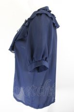 画像3: axes femme / ジャボ付きレース×フリルブラウス  紺Ｘ白 I-26-10-30-003-AX-BL-SA-ZI (3)
