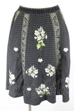 画像1: axes femme / ドット柄×お花刺繍入りスカート M 黒 I-26-10-30-067-AX-SK-TE-ZI (1)