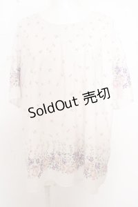 axes femme / フラワー柄オフショルトップス O-23-09-29-001-AX-TO-OA-ZI
