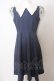 画像1: Maison de FLEUR Petite Robe / 水辺に座るワンピース M ネイビー O-23-10-26-153-LO-OP-YM-ZY (1)