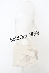 evelyn / スクエアショルダーミニバッグ  アイボリー O-23-11-26-114-LO-BG-IG-ZT346
