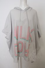 画像1: 【SALE】MILKBOY / スクエアカットフーディ  ライトグレー O-23-12-21-096-MB-TO-IG-ZT354 (1)