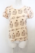Emily Temple cute / カップケーキ柄Tシャツ  薄ピンク O-23-12-28-067-ET-TO-IG-ZT370