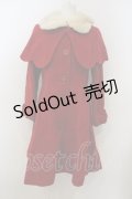 Leur Getter / ファーカラーとケープ付きのコート M 赤 O-24-01-27-067-LU-CO-SZ-OS